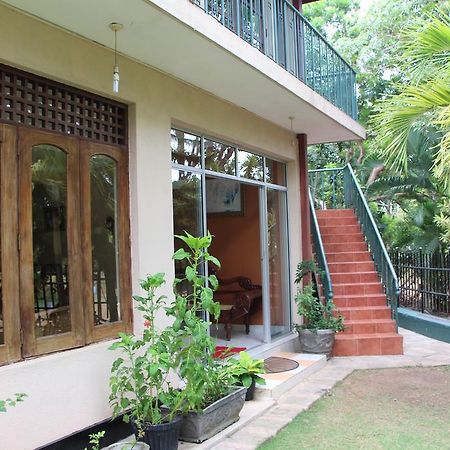 Colombo Airport Homestay Гампа Екстериор снимка