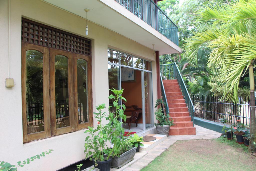 Colombo Airport Homestay Гампа Екстериор снимка
